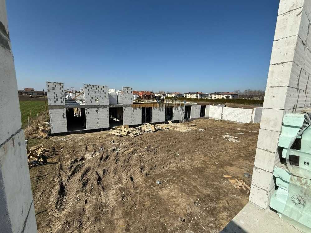 Новий сегмент біля Варшави | 103,69 м² + сад 73,31 м² | 2 паркомісця
