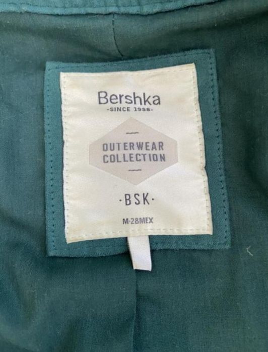 Замшева куртка-косуха Bershka гарного смарагдового кольору