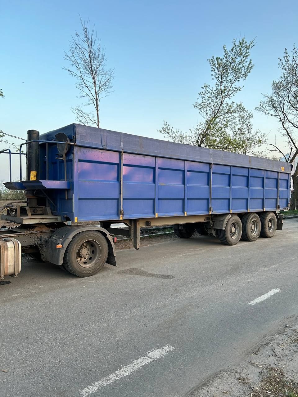 Напівпричіп самоскид