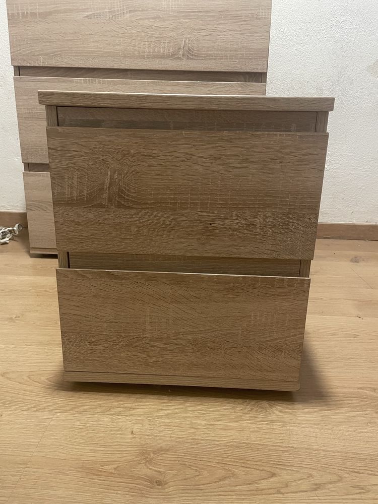 Movel quarto com duas mesas de cabeceira