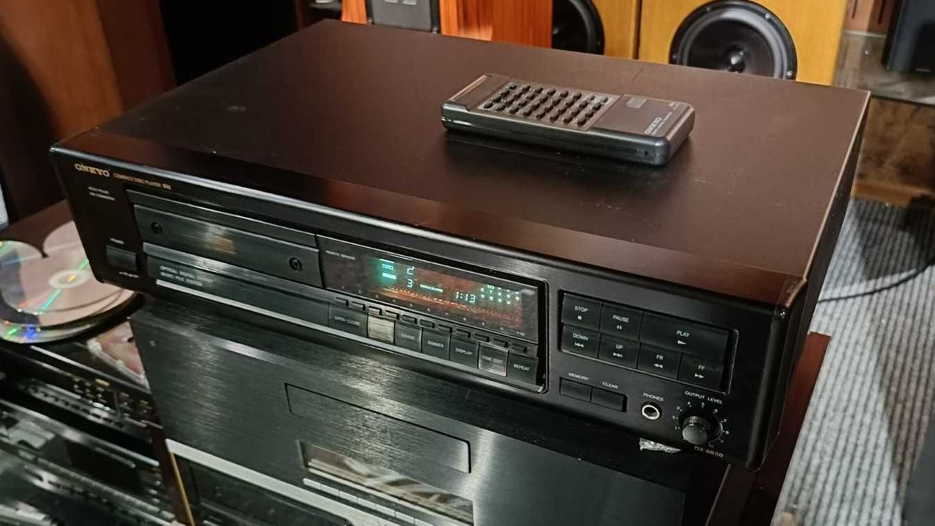 сд програвач Onkyo DX-6830 з пультом