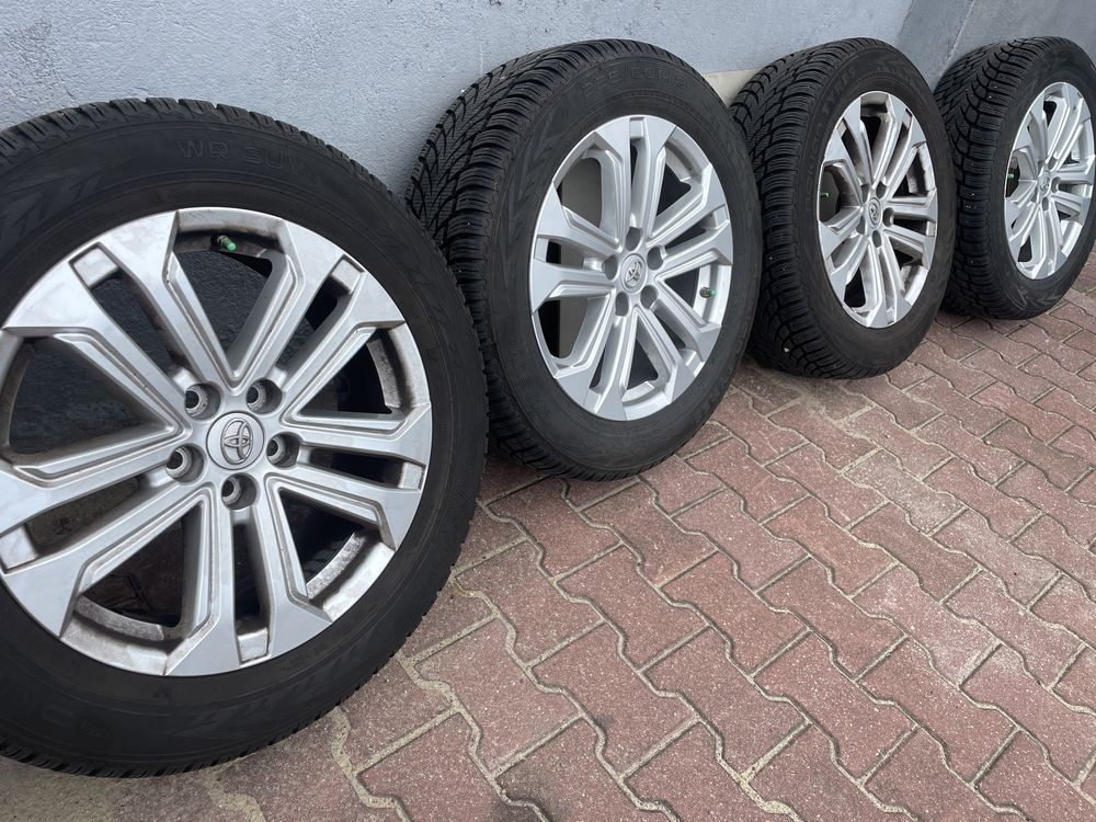 Toyota Rav 4  Komplet opony felgi alu 18 cali