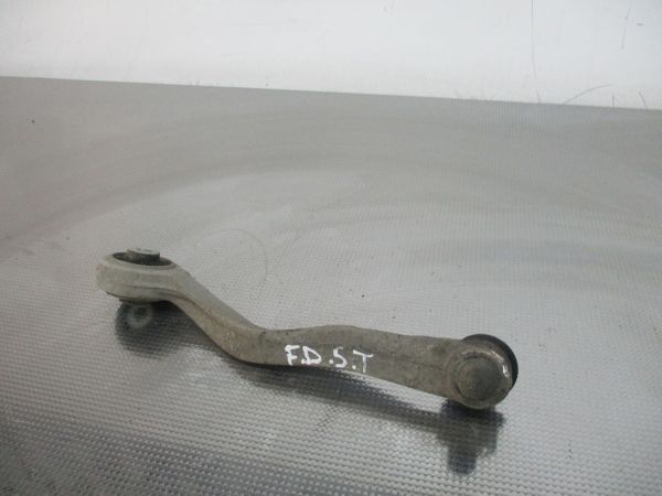 Braço de suspensão frente direito VOLKSWAGEN Passat (3B3)