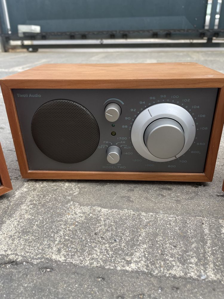 Conjunto Tivoli Audio Modle Two Radio e Coluna