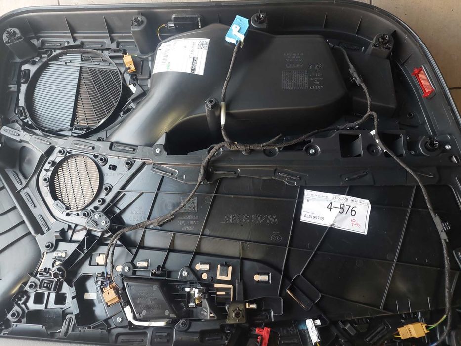 Boczki drzwi audi A5 F5 8W