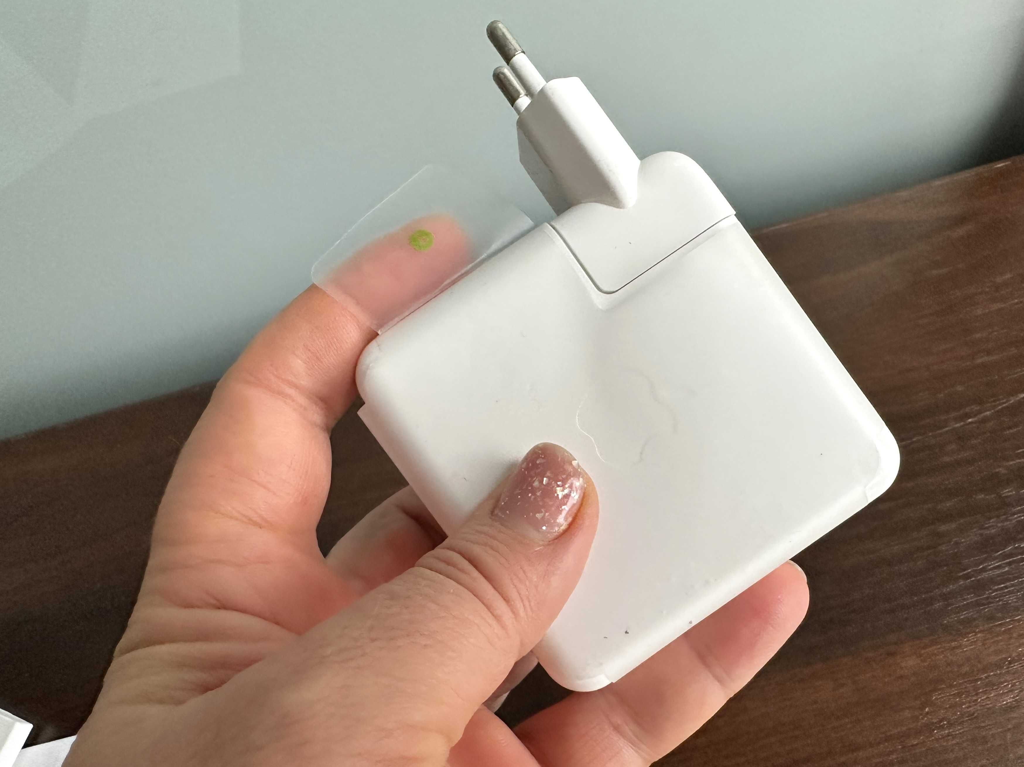 Адаптер живлення 61W USB-C Power Adapter. A 1718