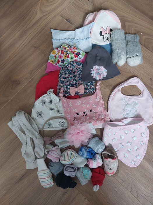 Czapki, skarpetki, rękawiczki, opaski, śliniaki