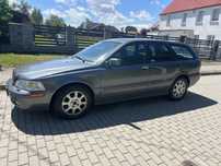 Volvo V40 2.0 benzyna ,klima , hak,super stan .
