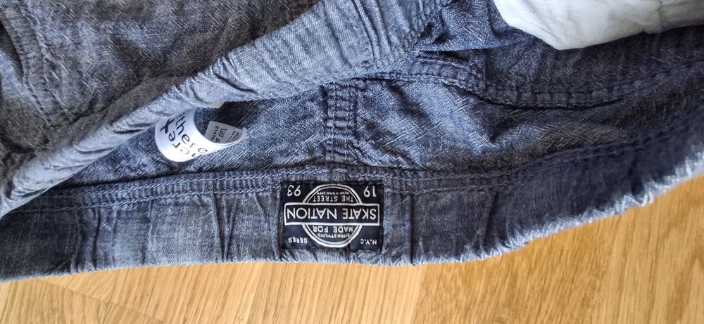 Krótkie spodenki C&A rozm. 152