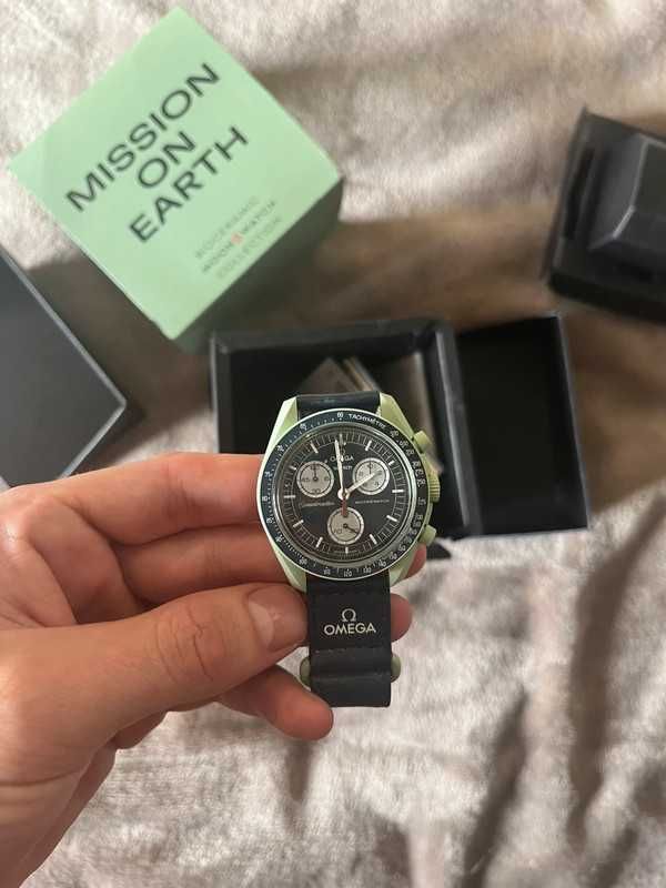 Omega x Swatch SO33G100 Ziemia - Kolekcjonerski Model z Ekosystemami