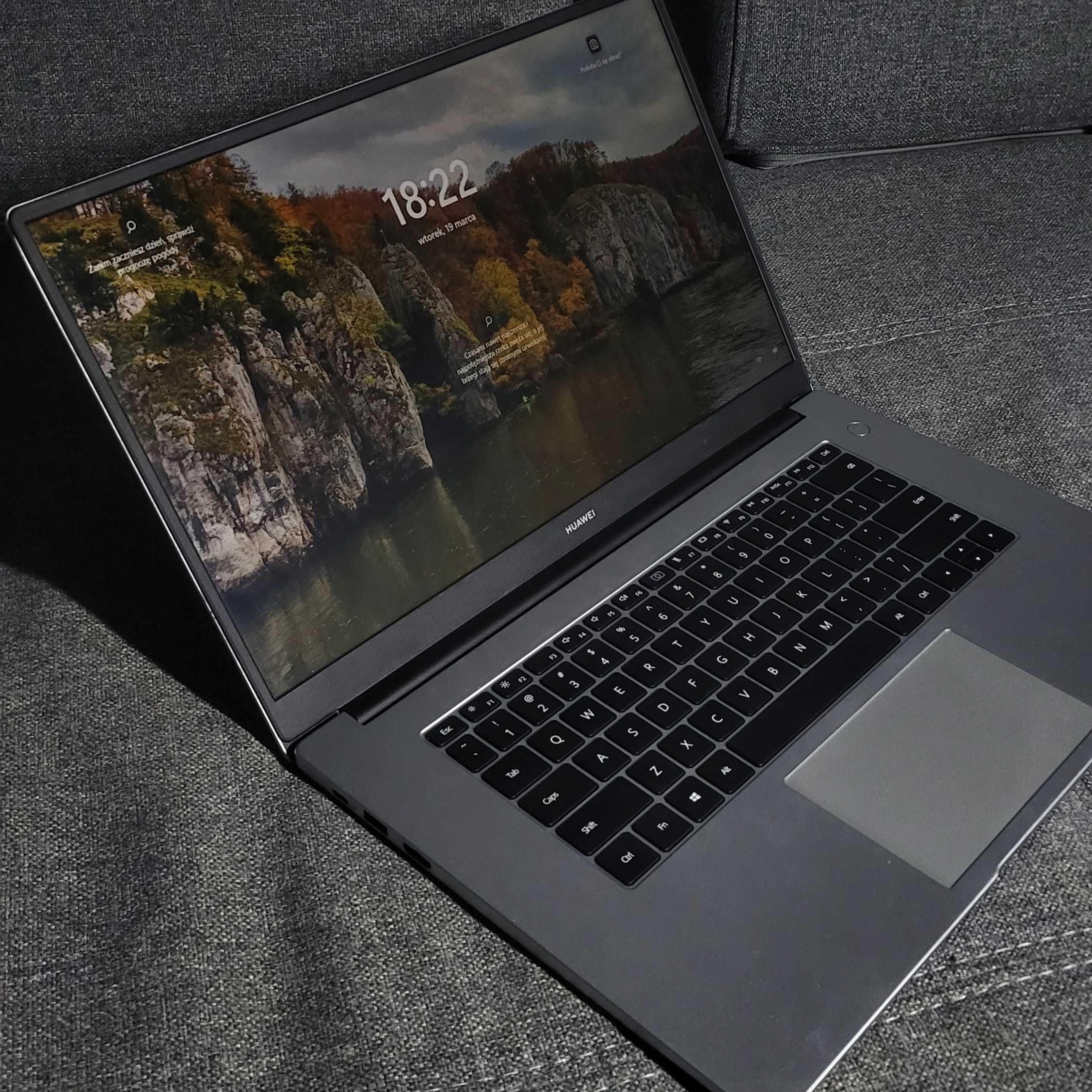 Laptop Huawei Matebook D15, Przekątna 15,6" i5-10210U,/8GB/512/Win11