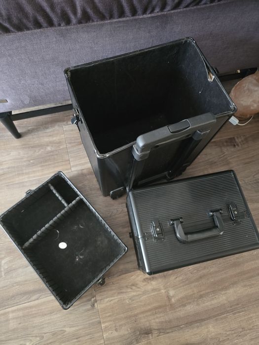 Kufer kuferek kosmetyczny mobilny