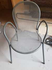 Metalowe krzesła ogrodowe