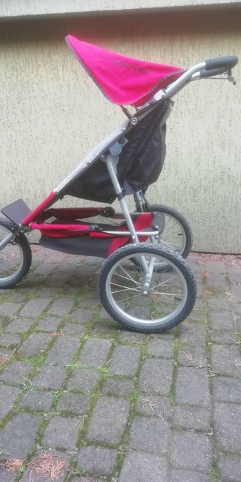 Wózek spacerowy na dużych kołach