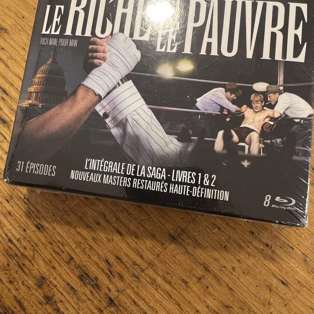 Blu-ray + Livro Le Riche et le pauvre - NOVO