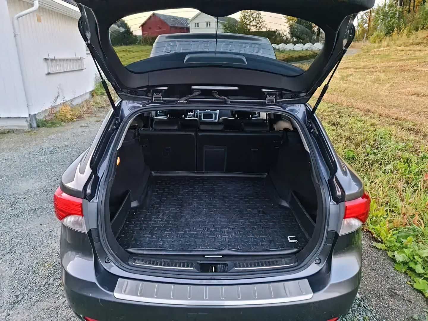 Toyota Avensis 2014