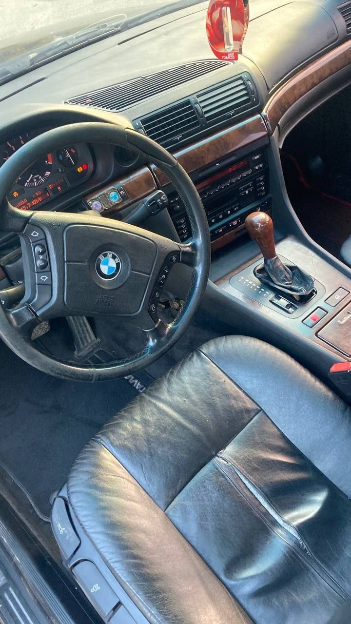 Разборка BMW e38 730 1994