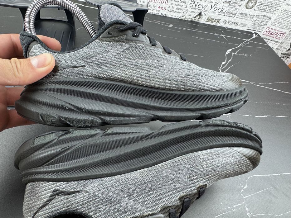 Кросівки Hoka One One Clifton 9 Youth / Розмір 36