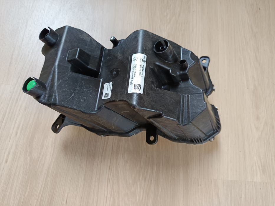 VW Golf VIII GTD 2021-halogen prawy led