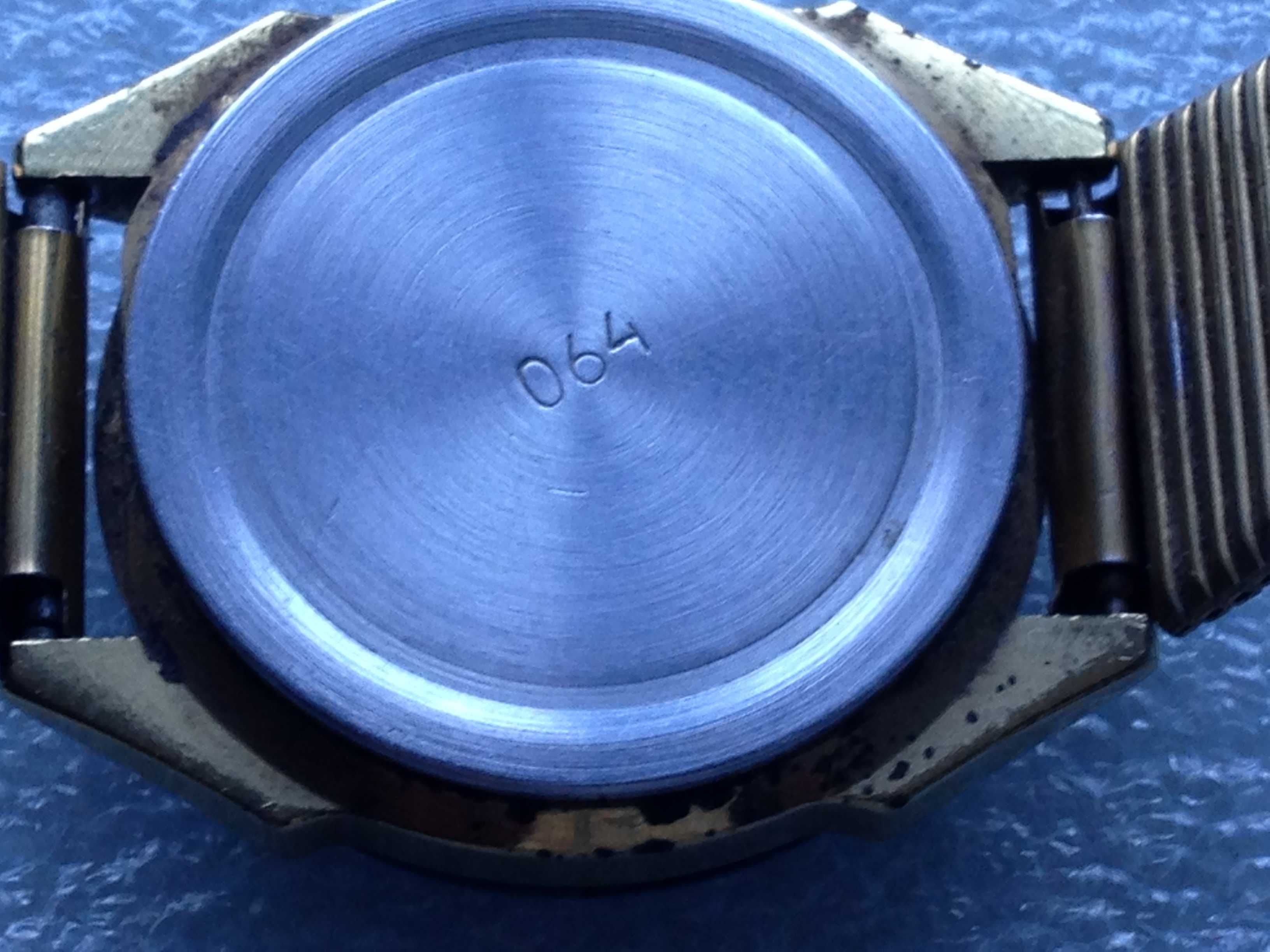 Часы нерабочие наручные кварцевые Луч-кварц будильник браслет годинник