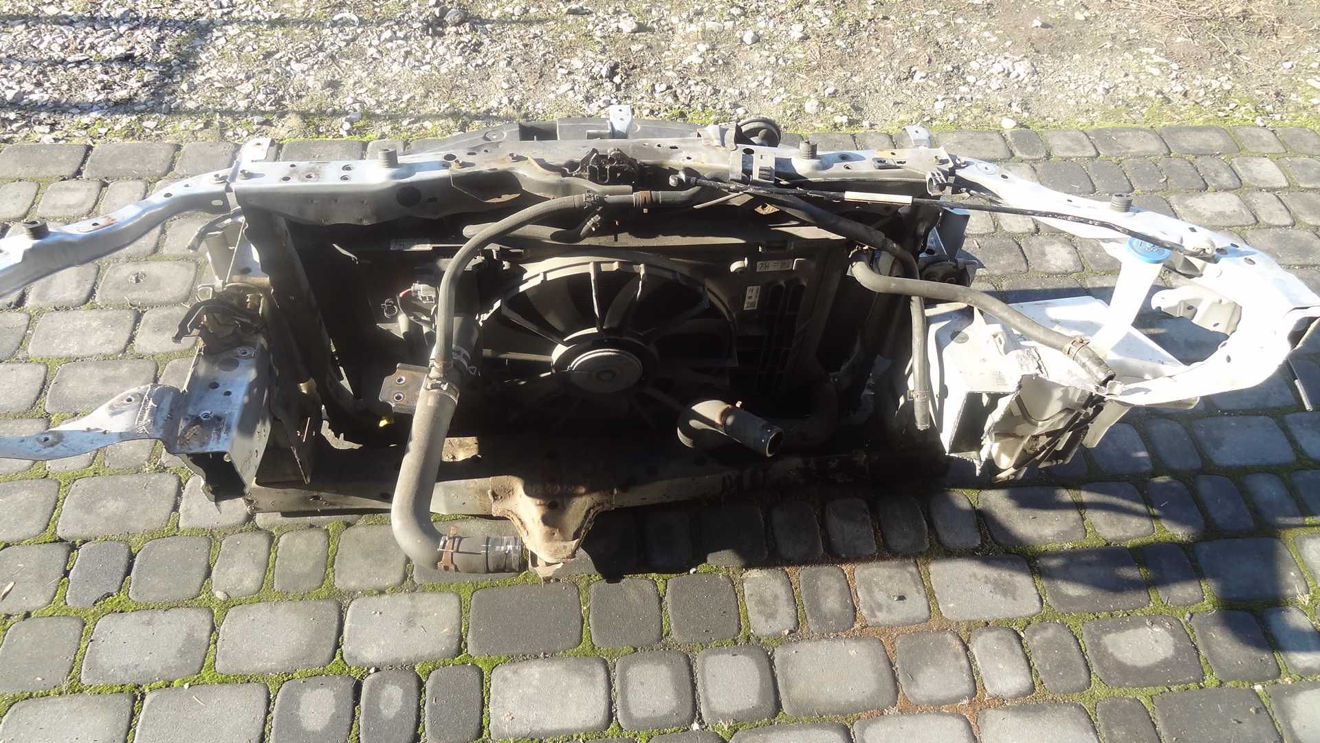 Toyota avensis T27 09- 15 1.6 1.8  belka chłodnica pas przód komplet
