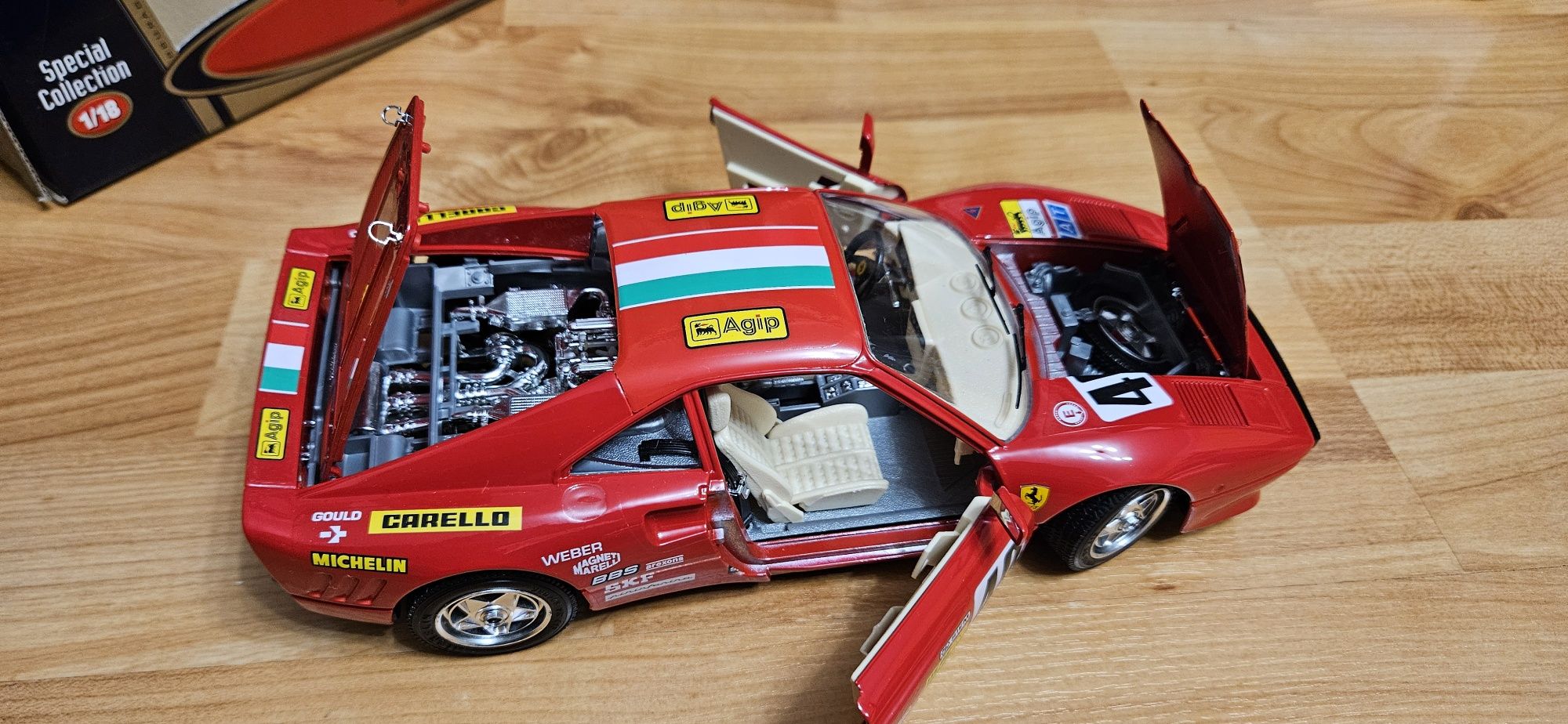 1:18 Burago Ferrari GTO 84'