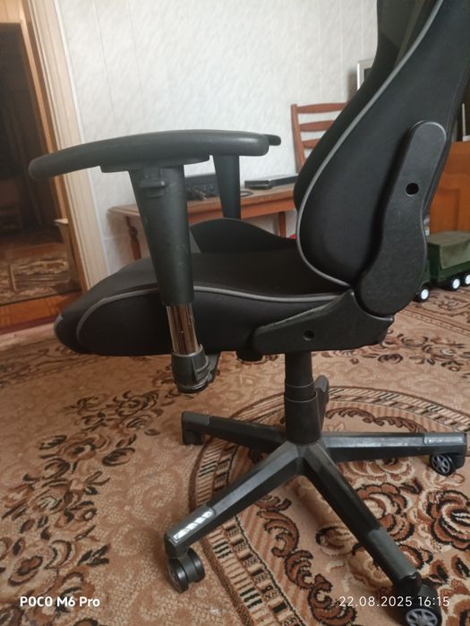 Крісло геймірське