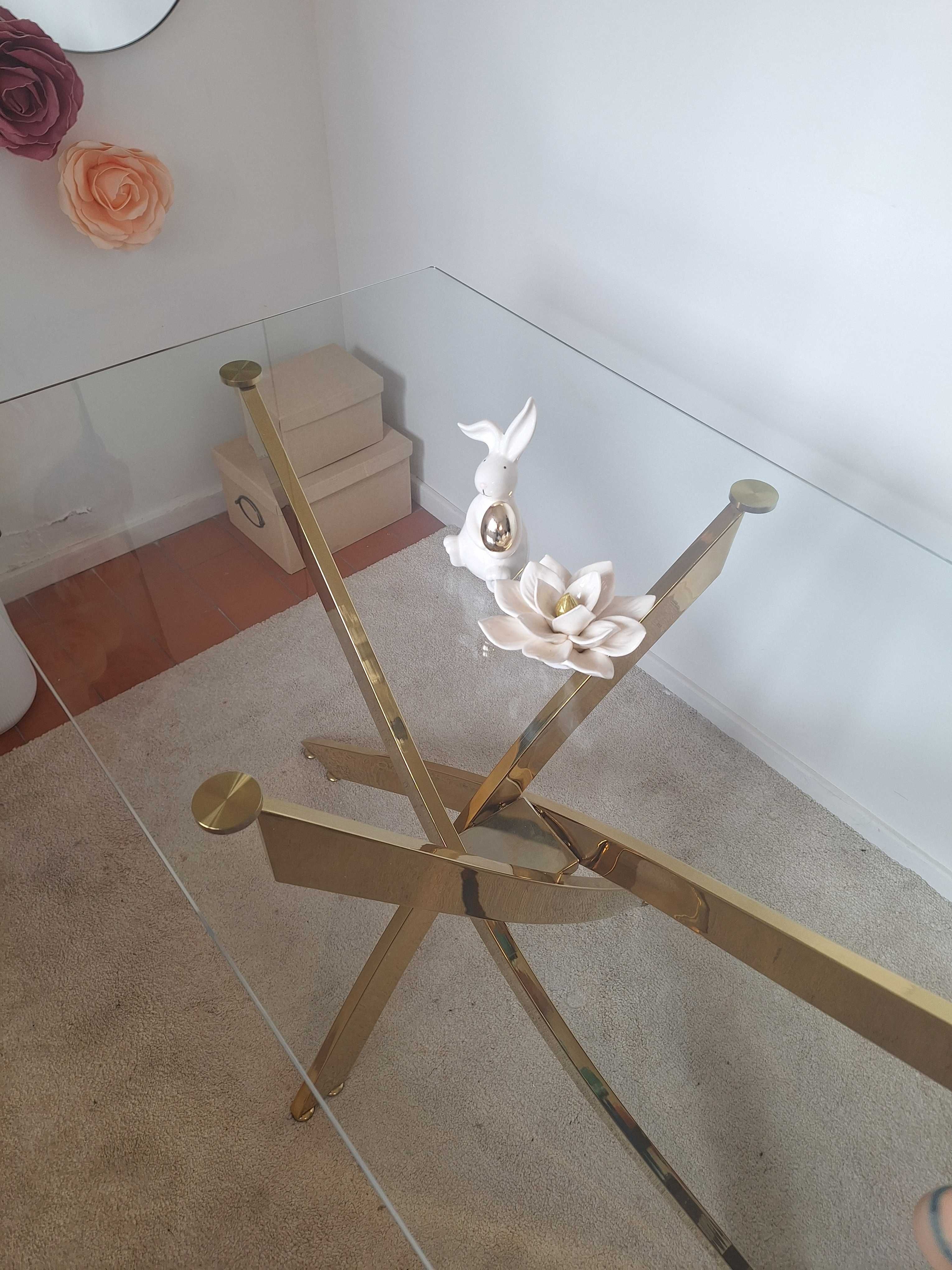 Mesa de Vidro com base dourada