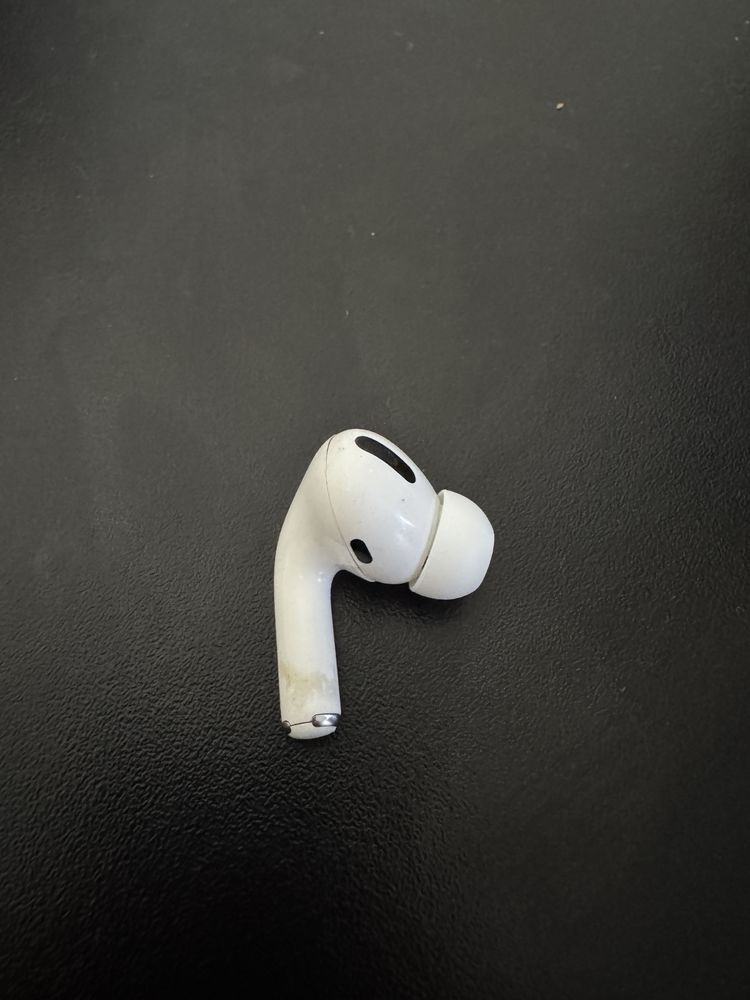Airpods pro I покоління