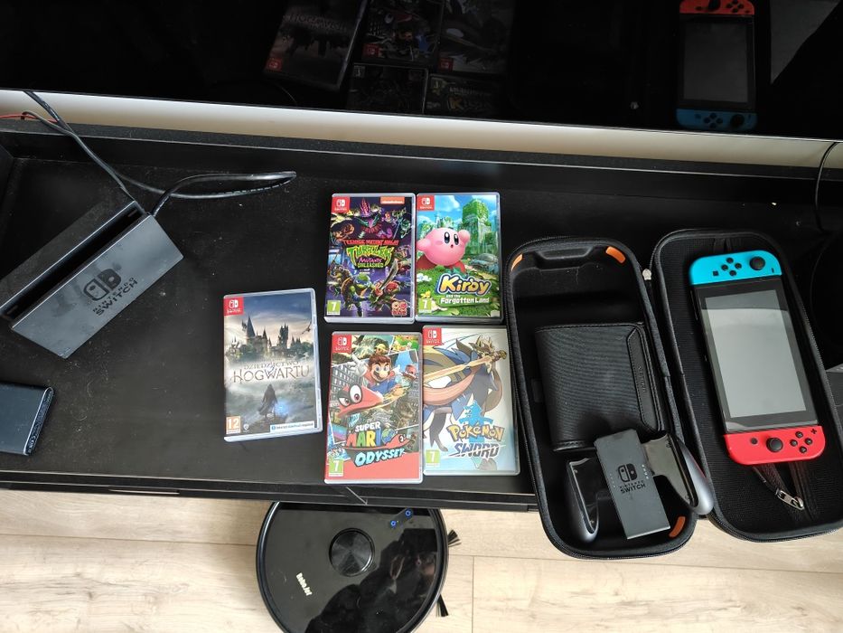 Nintendo Switch + 7 gier + etui + pad– komplet, jak nowy! OKAZJA!