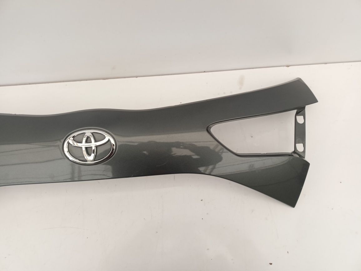 Toyota Yaris III 3 lift FL 17-20 blenda klapy tył tylna nakładka