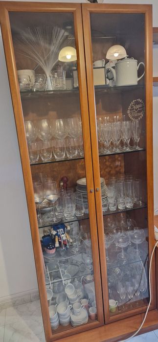 Movel de sala  com parteleiras de parede