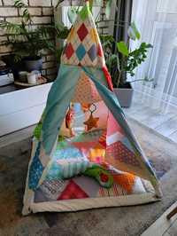 Mata z namiotem dla niemowlaka