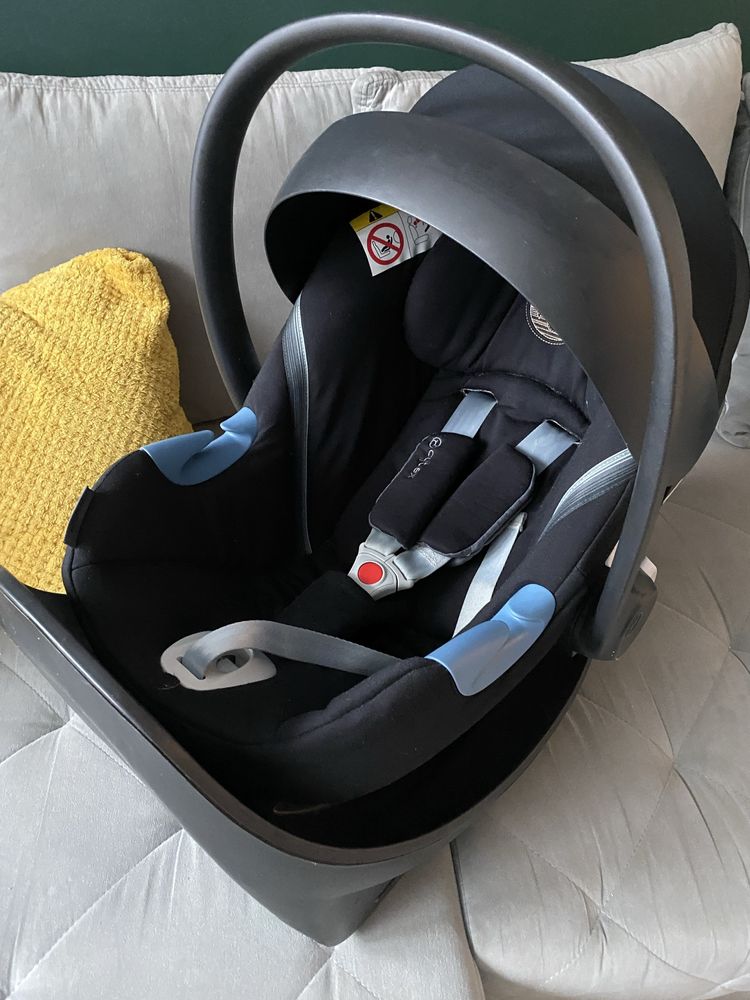 Fotelik samochodowy Cybex Aton M z bazą Isofix