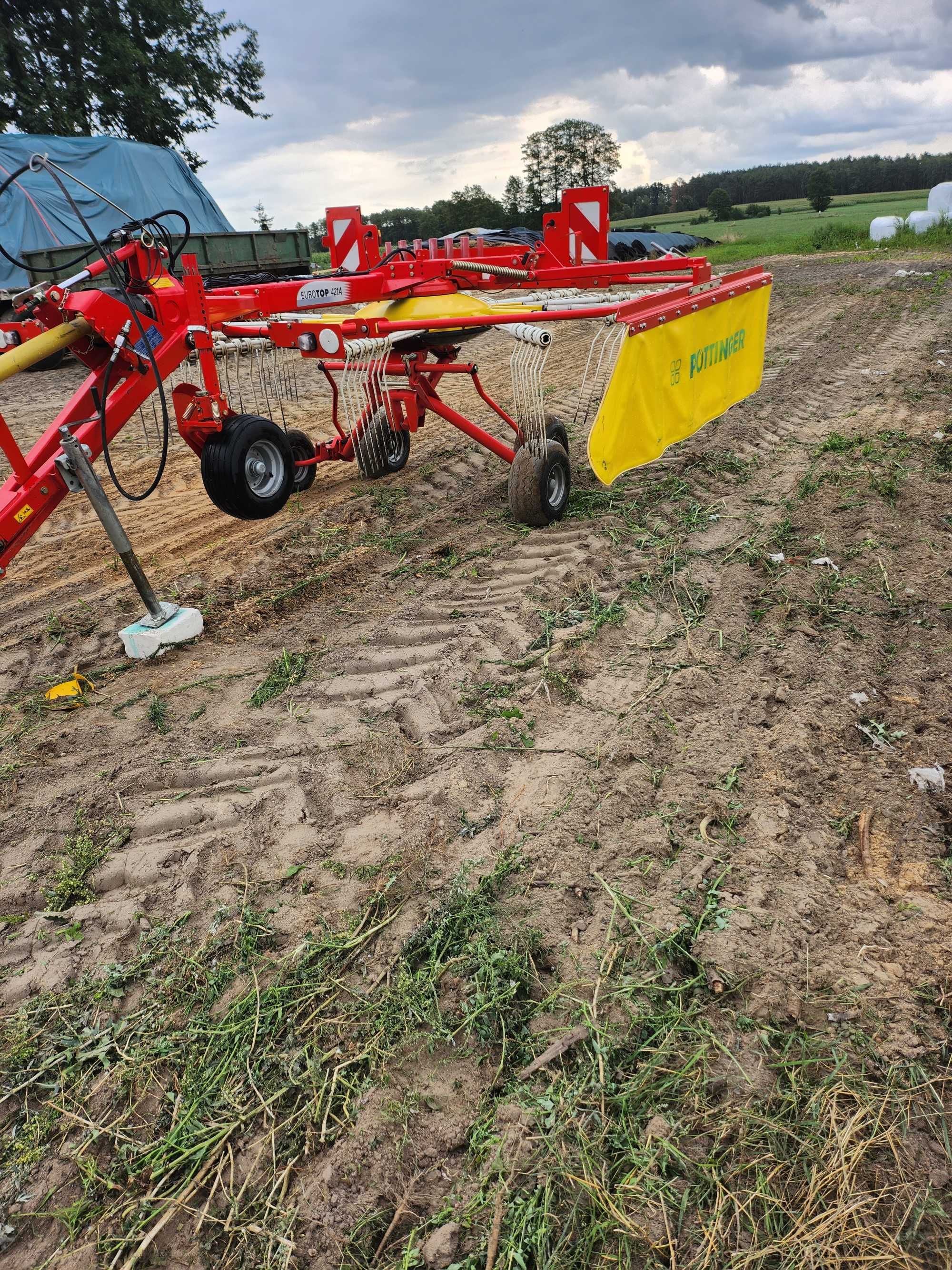 Zgrabiarka Pottinger Eurotop 421A ciagana na kołach