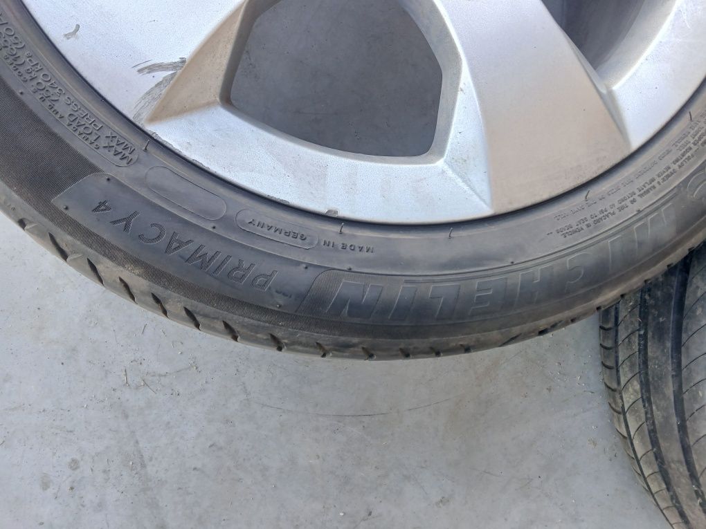 4 jantes r17 Peugeot com pneus 225 50 r17 Michelin