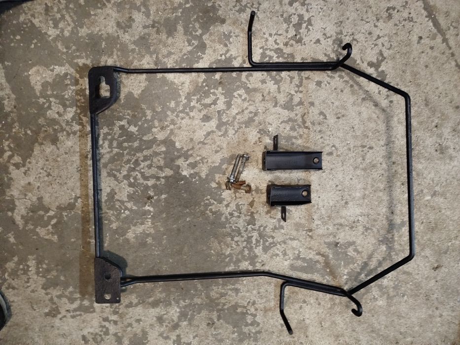 Корзина, держатель запаски,домкрат Рено Трафік ОпельВіваро Ніссан Прім