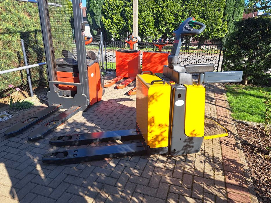 Wózek paletowy, paleciak elektryczny niemieckiej firmy JUNGHEINRICH: