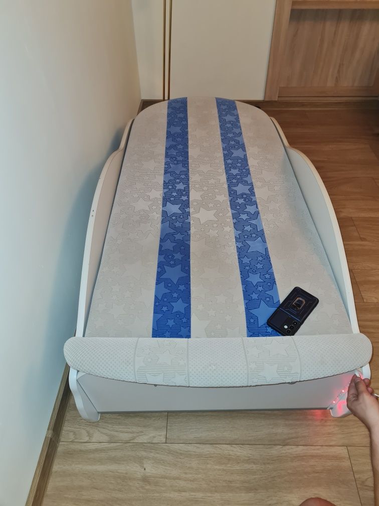 Łóżko dziecięce _chłopięce z materacem tapczan- samochod Uno beta full