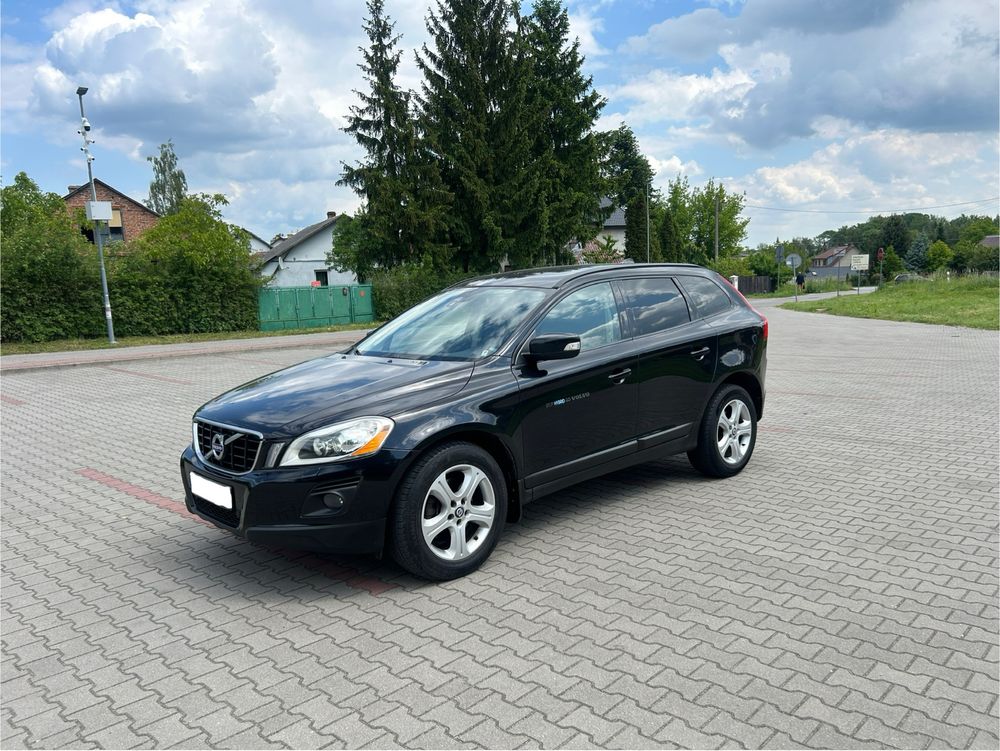 Volvo XC60 2.4 D5 AWD 205KM Automat Xsenon Skóra Hak Webasto