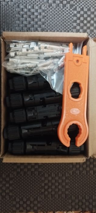 Кріплення для СЕС.Робимо подовжувачі з кабелю 6 мм і mc4 по краях.