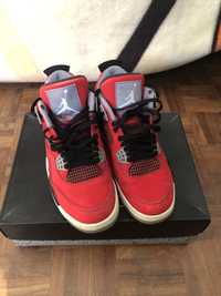 Air Jordan 4 Retro vermelho