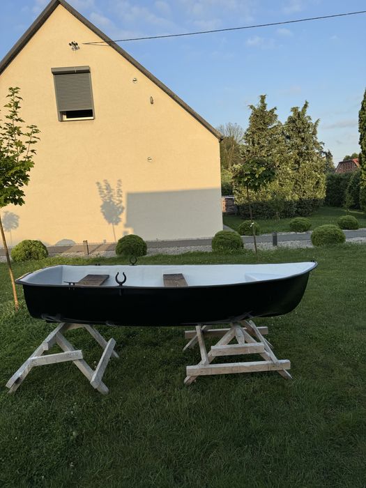 Łódź lodz lodka Łódka lodzie lodzie wiosłowa wędkarska