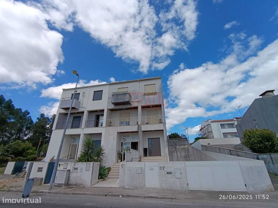 Moradia T4 Gaveto | Oleiros - Vila Verde | Garagem 5 carros | Suíte...