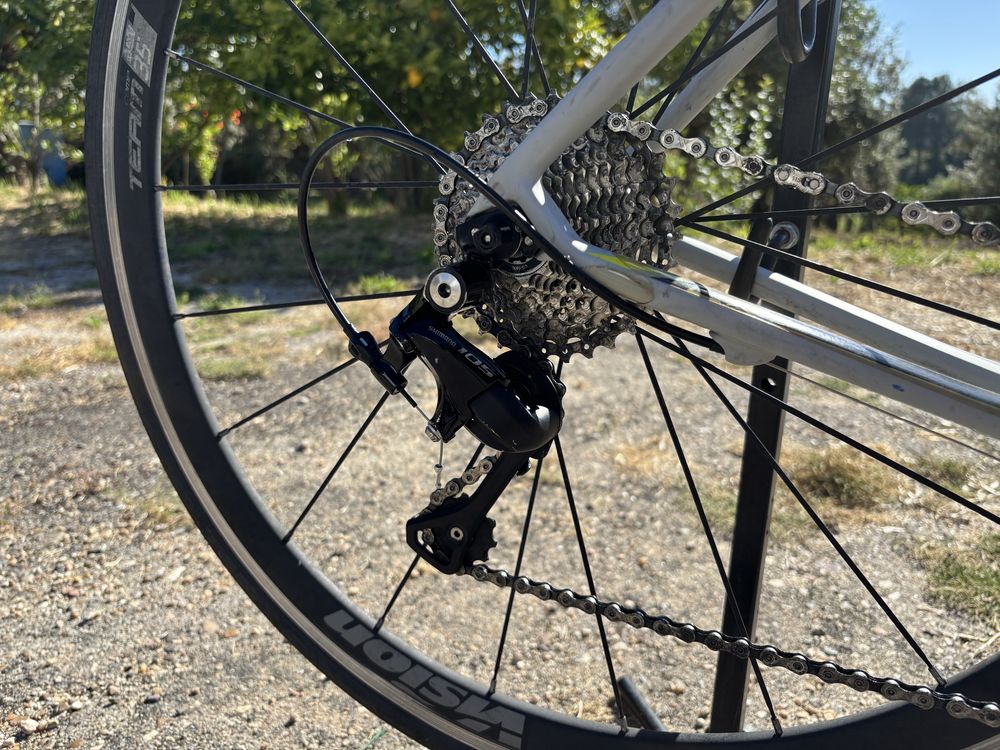 Bicicleta de Estrada Scott CR1 2017 – Quadro em Carbono