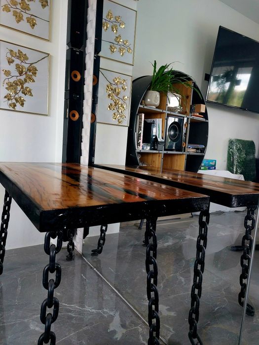 Stolik robiony na zamówienie żywica stal