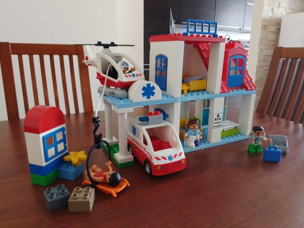 Lego Duplo Szpital klinika 5695 helikopter ratunkowy 5794