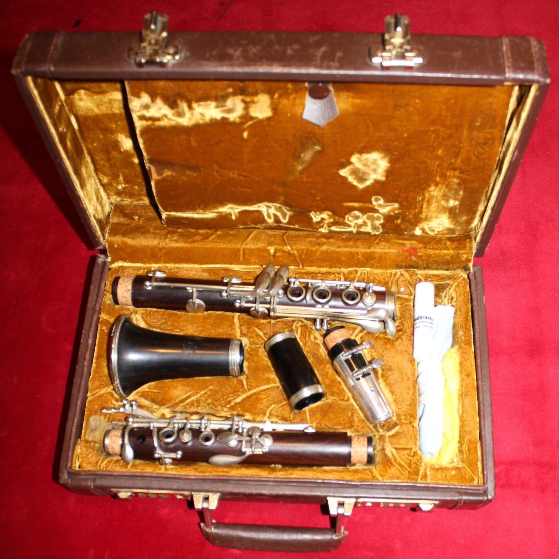 Bonito Clarinete francês de 1940 (MCMXL), em ótimo estado