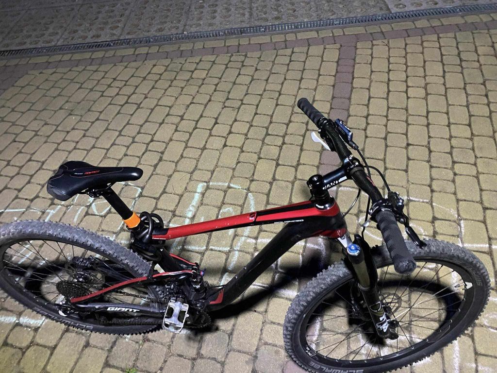 Giant anthem carbon
