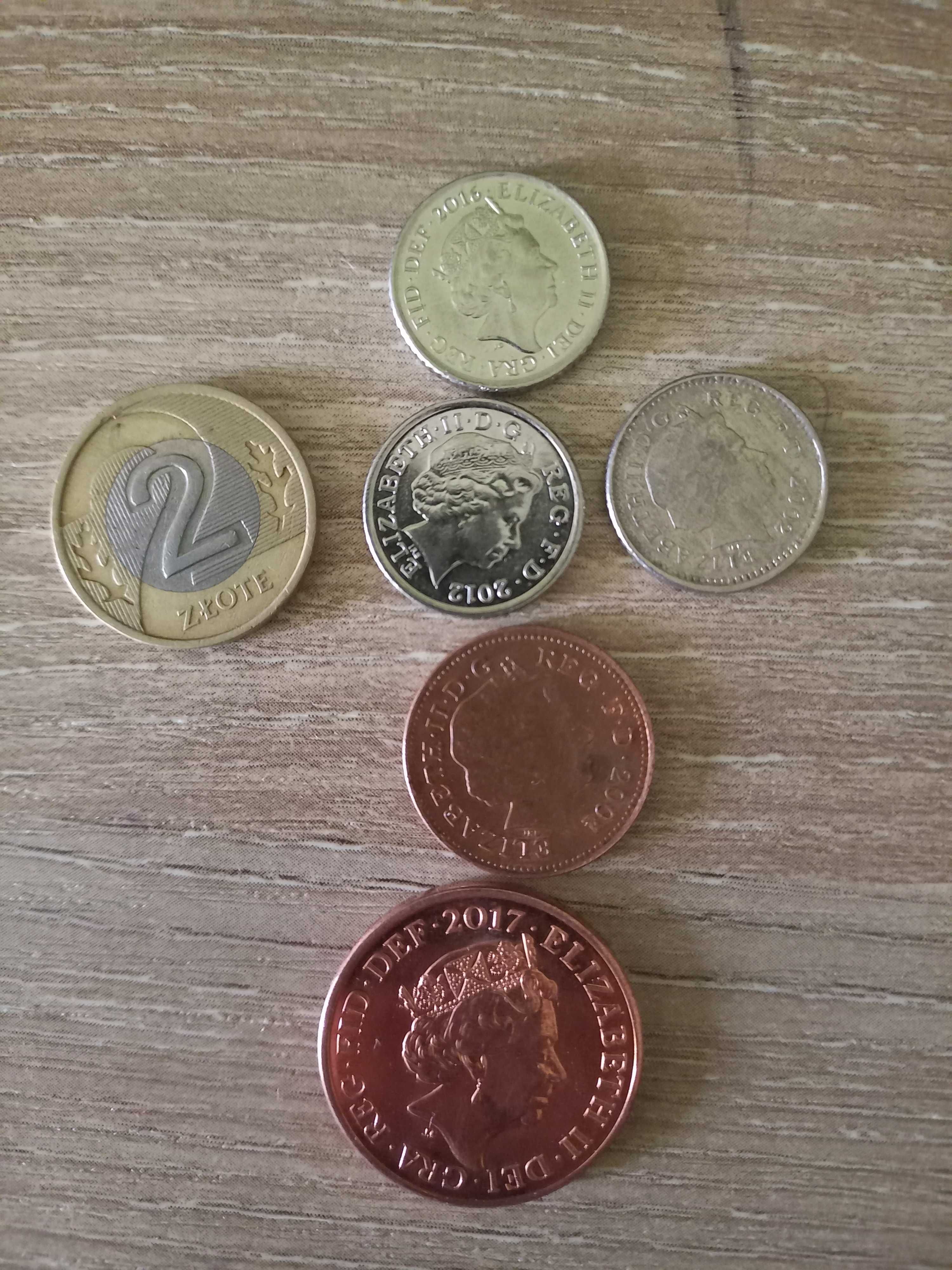 Монети різних номіналів